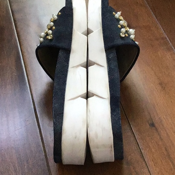 Stuart Weitzman Denim size 8 M embellished sandals - Picture 11 of 12